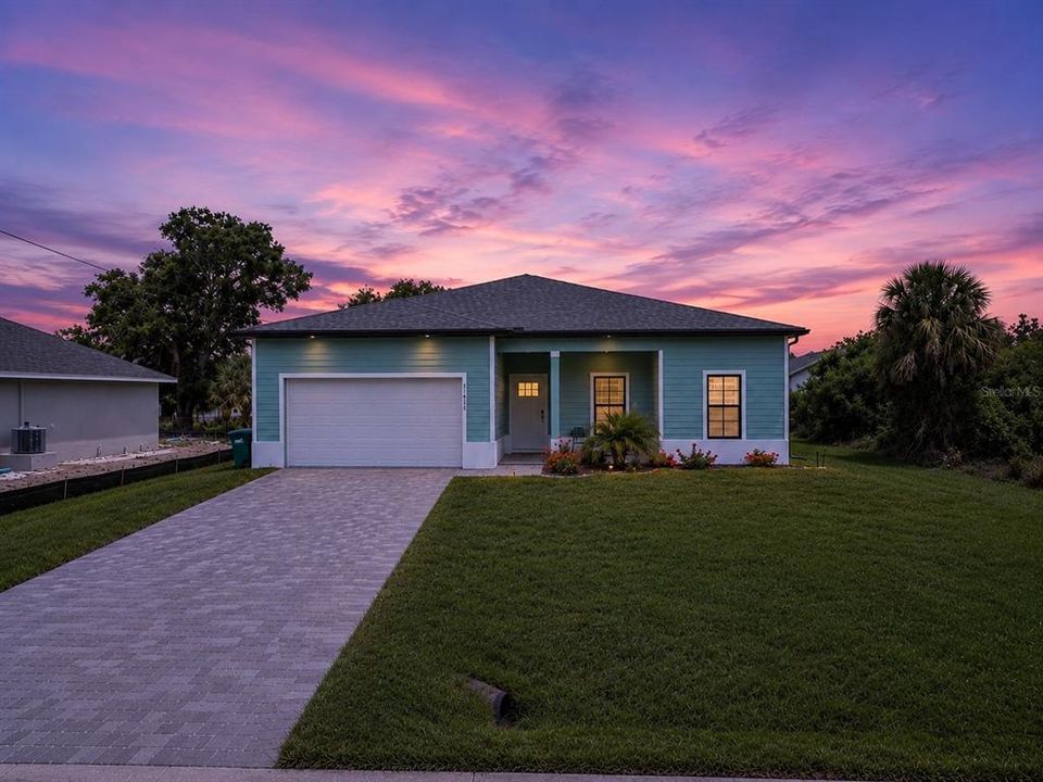 For Sale: $374,900 (4 beds, 2 baths, 1727 Square Feet)