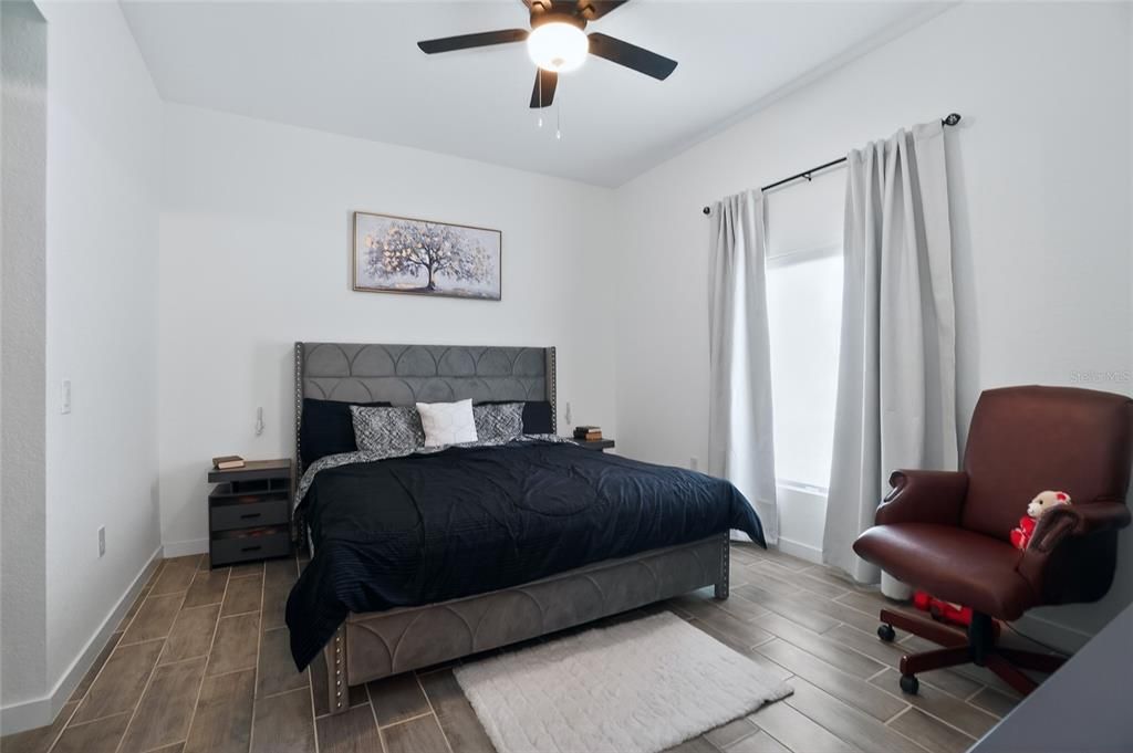 For Sale: $374,900 (4 beds, 2 baths, 1727 Square Feet)