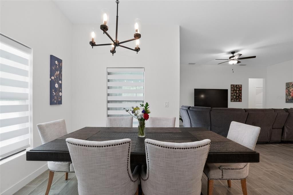 For Sale: $374,900 (4 beds, 2 baths, 1727 Square Feet)