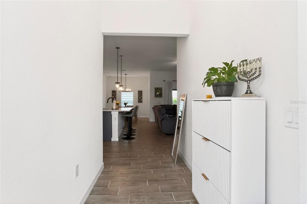For Sale: $374,900 (4 beds, 2 baths, 1727 Square Feet)