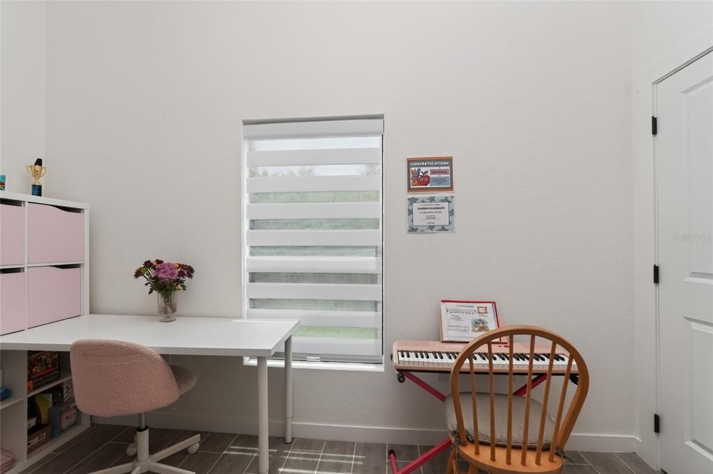 For Sale: $374,900 (4 beds, 2 baths, 1727 Square Feet)