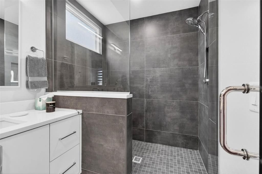 En Renta: $4,850 (2 camas, 2 baños, 1830 Pies cuadrados)