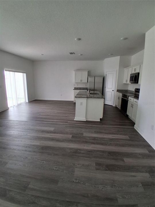 For Rent: $2,395 (4 beds, 3 baths, 2260 Square Feet)