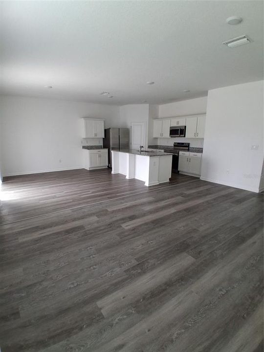For Rent: $2,395 (4 beds, 3 baths, 2260 Square Feet)