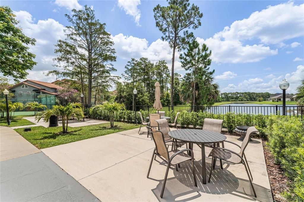 For Rent: $1,450 (1 beds, 1 baths, 711 Square Feet)