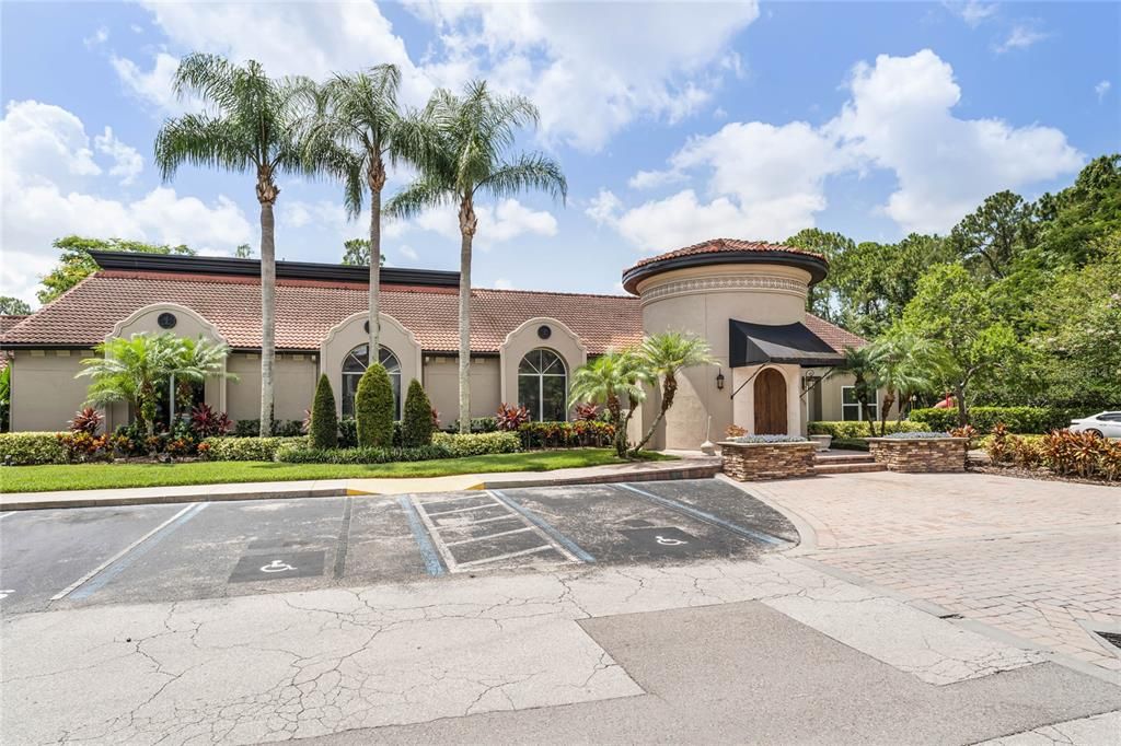For Rent: $1,450 (1 beds, 1 baths, 711 Square Feet)