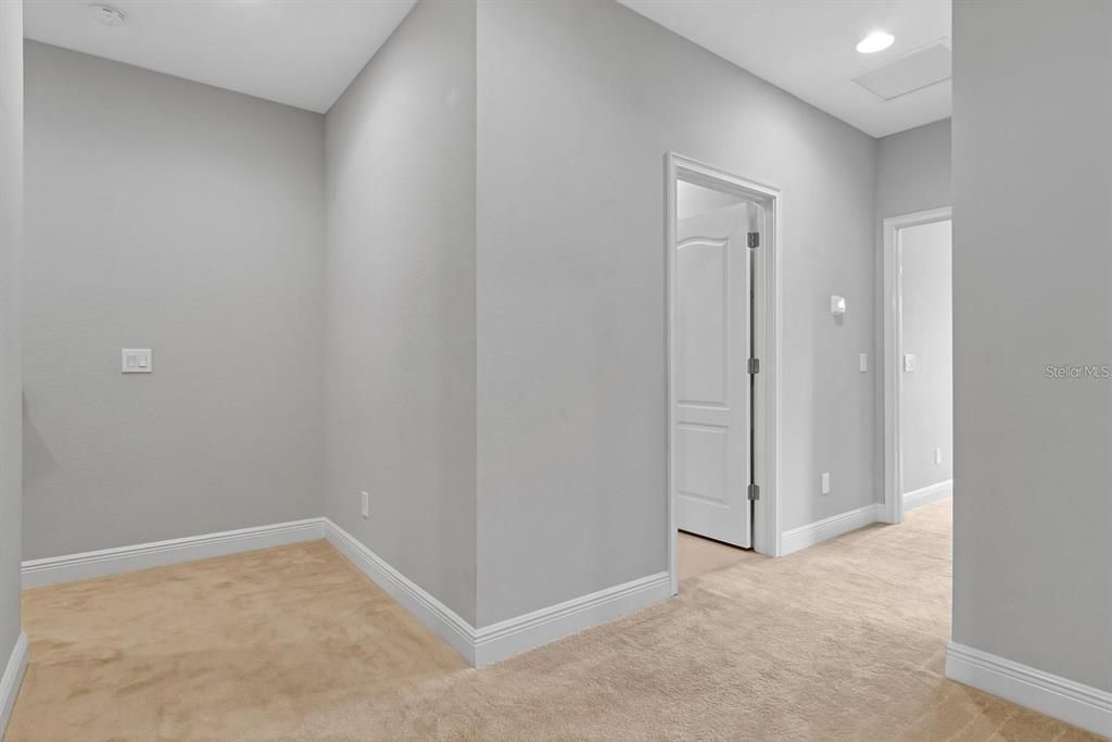 For Rent: $2,900 (3 beds, 2 baths, 2083 Square Feet)