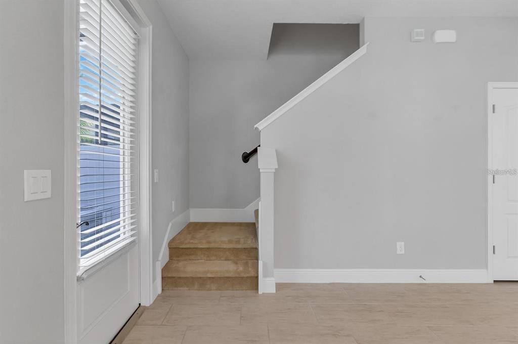 For Rent: $2,900 (3 beds, 2 baths, 2083 Square Feet)