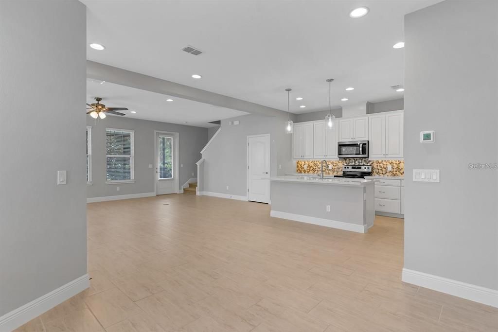 For Rent: $2,900 (3 beds, 2 baths, 2083 Square Feet)