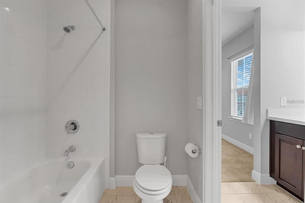 For Rent: $2,900 (3 beds, 2 baths, 2083 Square Feet)