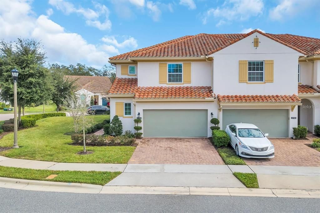 For Rent: $2,900 (3 beds, 2 baths, 2083 Square Feet)