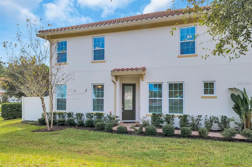 For Rent: $2,900 (3 beds, 2 baths, 2083 Square Feet)