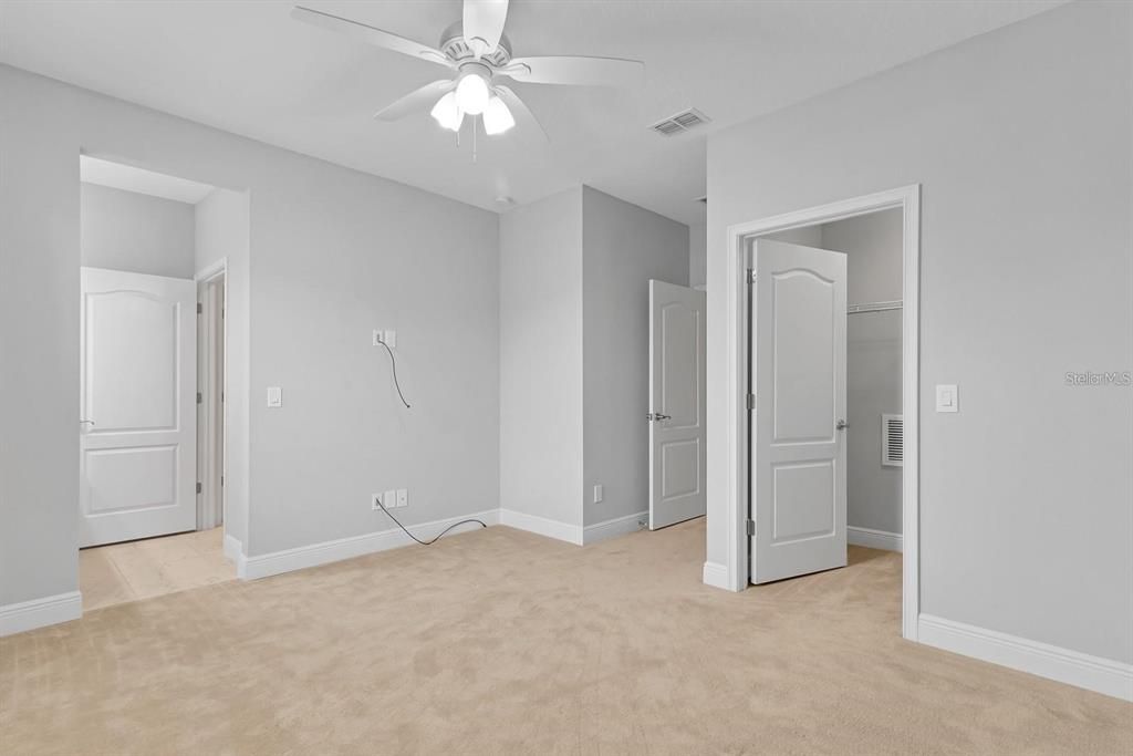 For Rent: $2,900 (3 beds, 2 baths, 2083 Square Feet)