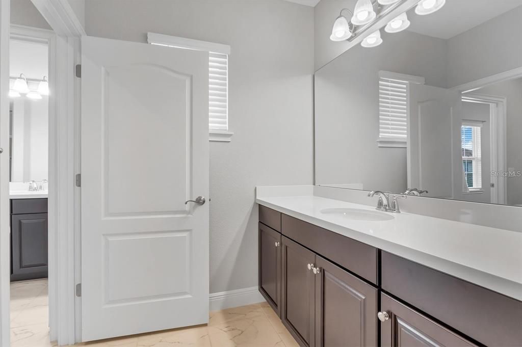 For Rent: $2,900 (3 beds, 2 baths, 2083 Square Feet)