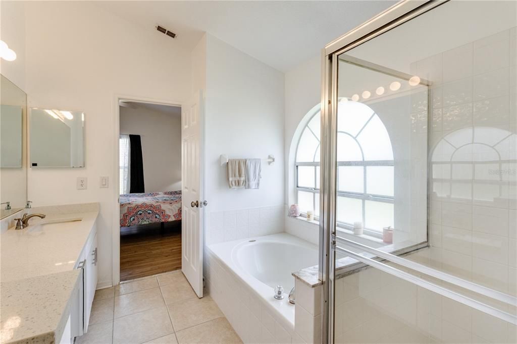 For Sale: $349,000 (3 beds, 2 baths, 1462 Square Feet)