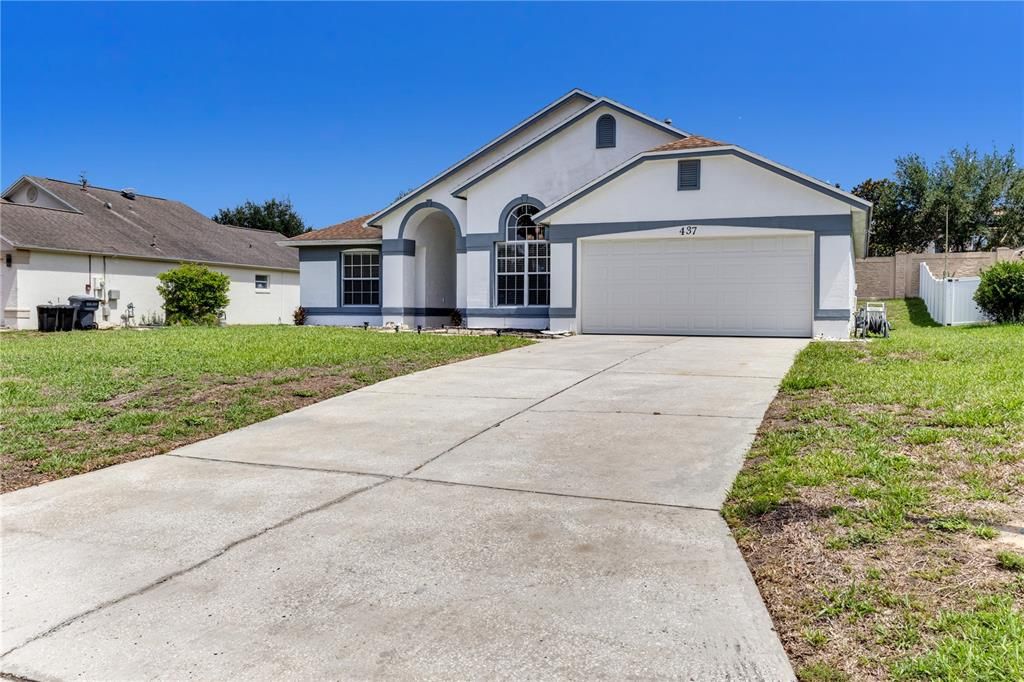 For Sale: $349,000 (3 beds, 2 baths, 1462 Square Feet)