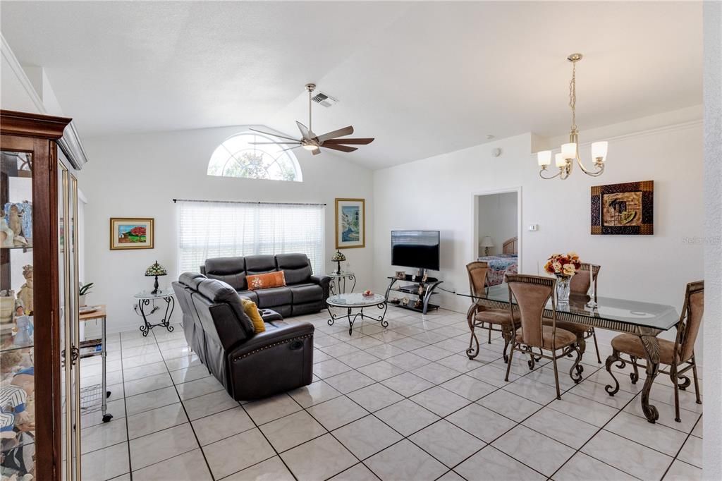 For Sale: $349,000 (3 beds, 2 baths, 1462 Square Feet)