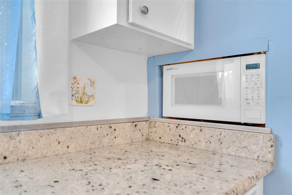 For Sale: $199,000 (2 beds, 2 baths, 1182 Square Feet)