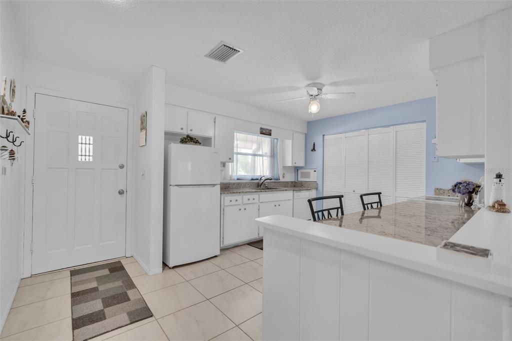 For Sale: $199,000 (2 beds, 2 baths, 1182 Square Feet)