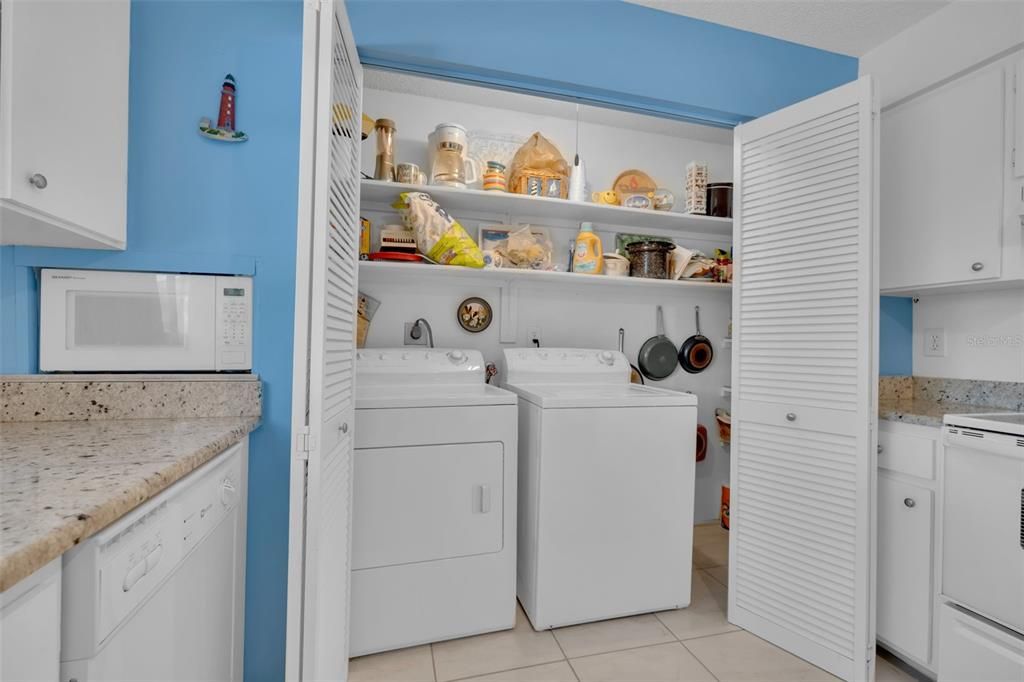 For Sale: $199,000 (2 beds, 2 baths, 1182 Square Feet)