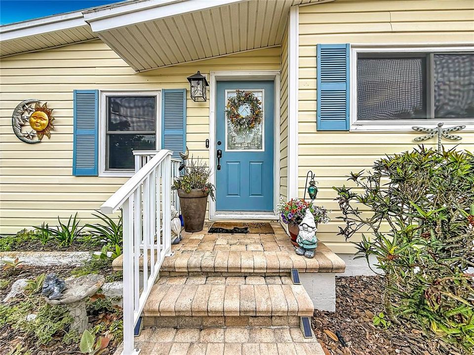 For Sale: $499,900 (2 beds, 2 baths, 1171 Square Feet)