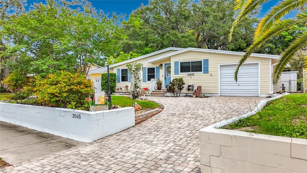 For Sale: $499,900 (2 beds, 2 baths, 1171 Square Feet)