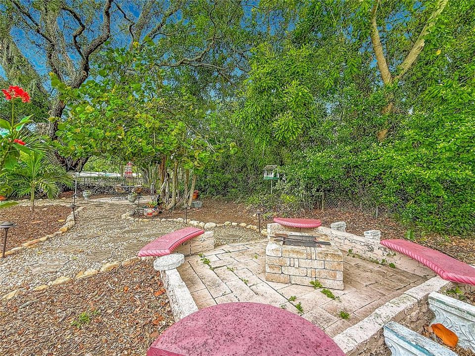 For Sale: $499,900 (2 beds, 2 baths, 1171 Square Feet)