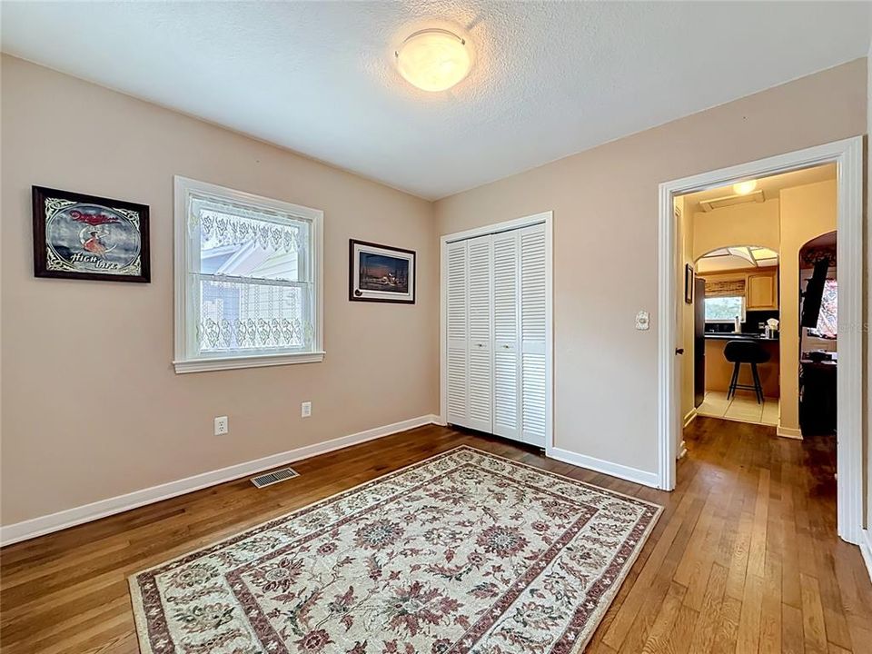 For Sale: $499,900 (2 beds, 2 baths, 1171 Square Feet)