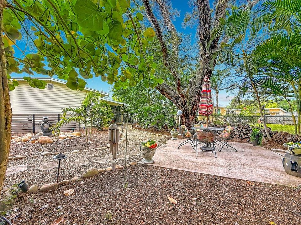 For Sale: $499,900 (2 beds, 2 baths, 1171 Square Feet)