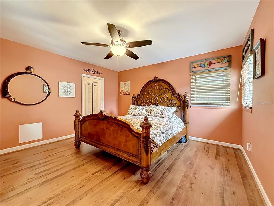 For Sale: $499,900 (2 beds, 2 baths, 1171 Square Feet)