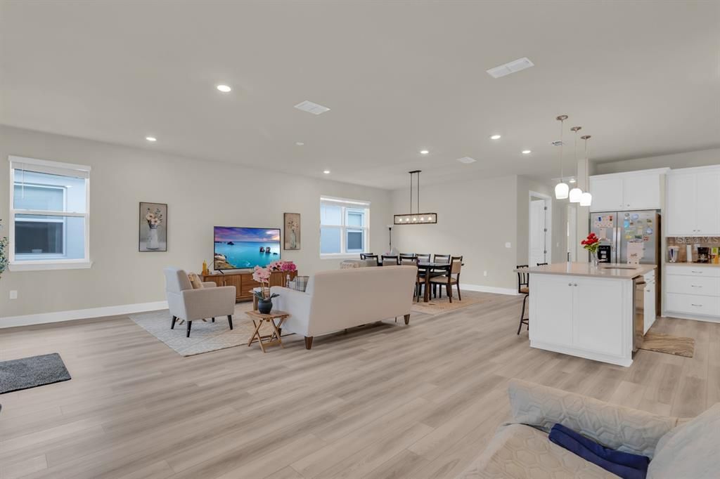 En Venta: $599,999 (4 camas, 3 baños, 2258 Pies cuadrados)