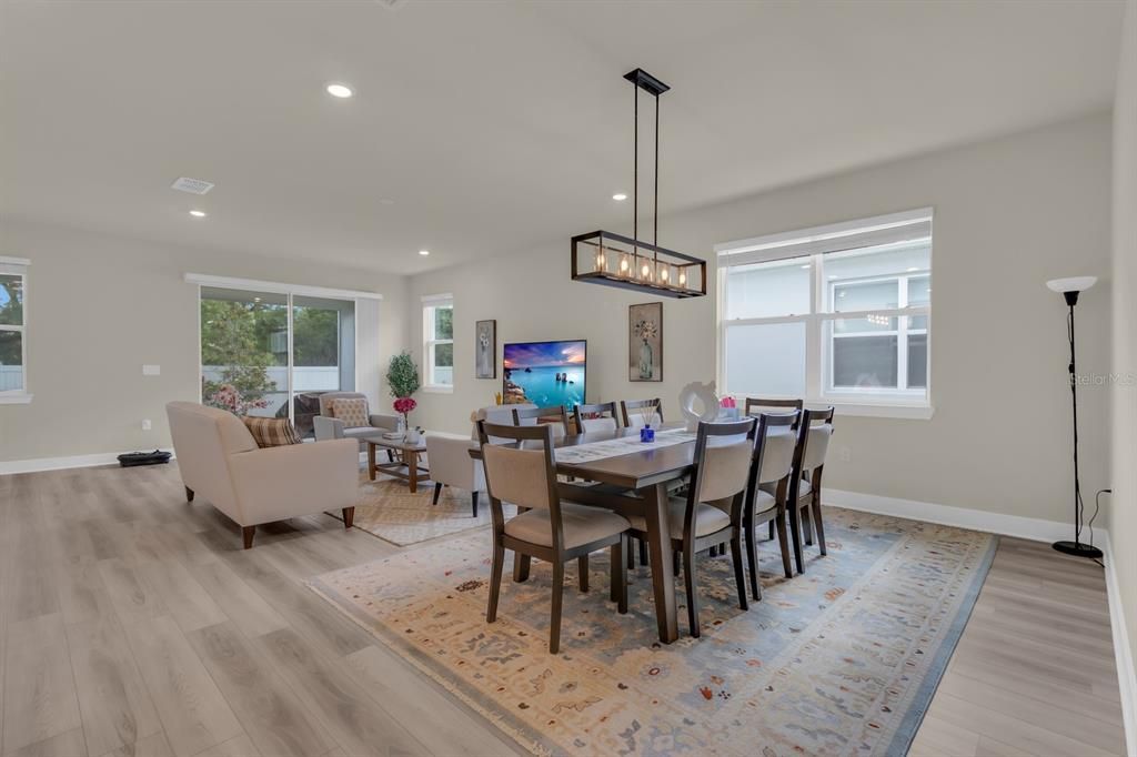 En Venta: $599,999 (4 camas, 3 baños, 2258 Pies cuadrados)