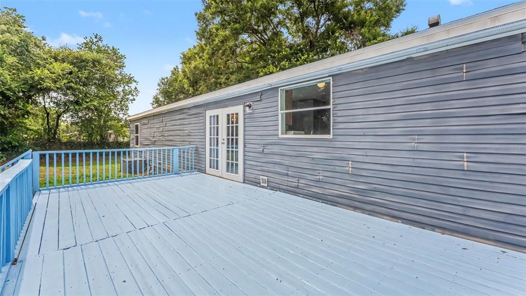 For Sale: $250,000 (5 beds, 2 baths, 2280 Square Feet)