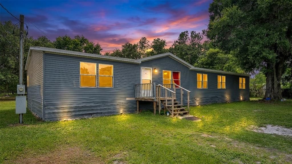 For Sale: $250,000 (5 beds, 2 baths, 2280 Square Feet)