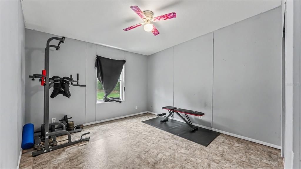 For Sale: $250,000 (5 beds, 2 baths, 2280 Square Feet)