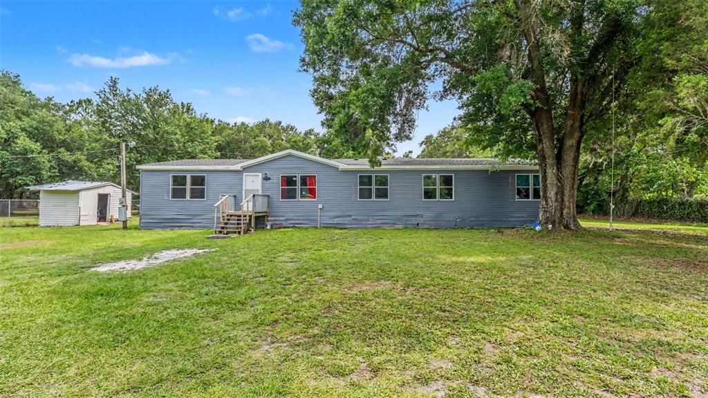 For Sale: $250,000 (5 beds, 2 baths, 2280 Square Feet)