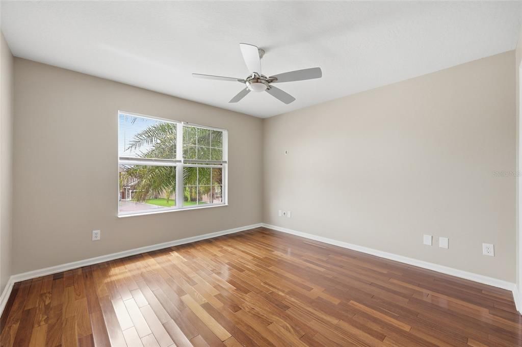 For Sale: $480,000 (5 beds, 3 baths, 2782 Square Feet)