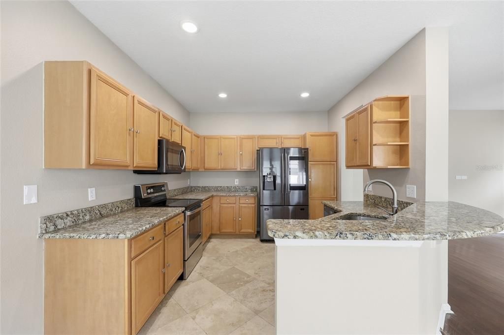 For Sale: $480,000 (5 beds, 3 baths, 2782 Square Feet)