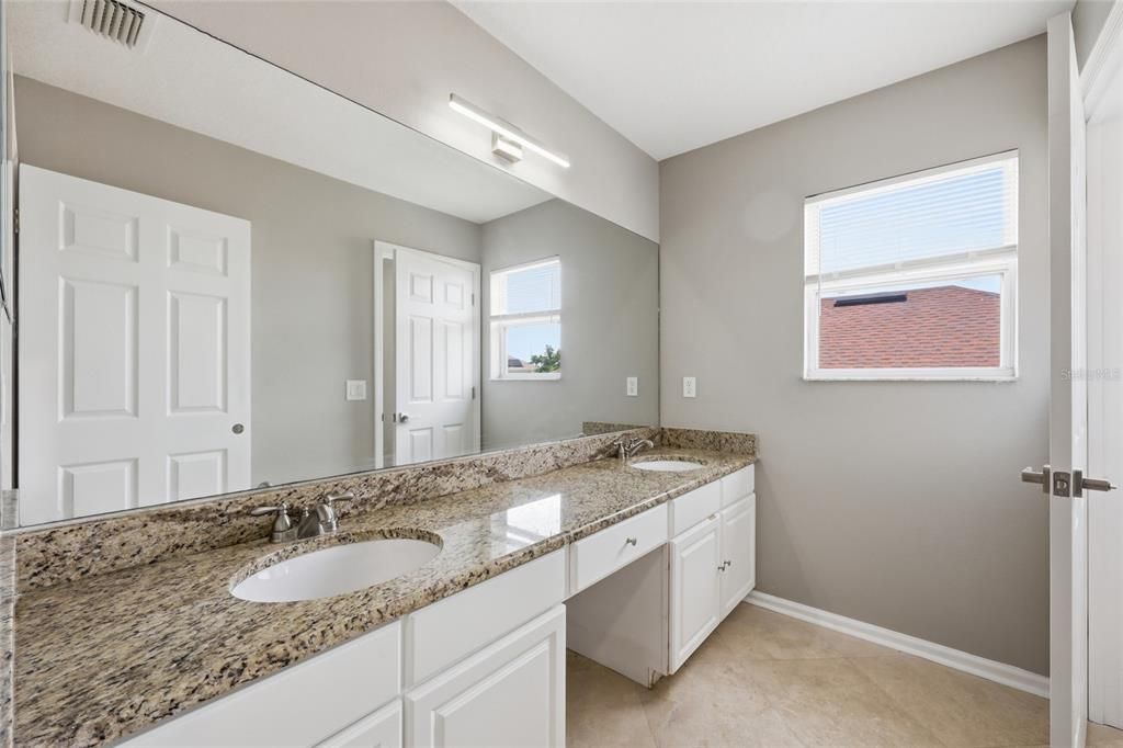 For Sale: $480,000 (5 beds, 3 baths, 2782 Square Feet)