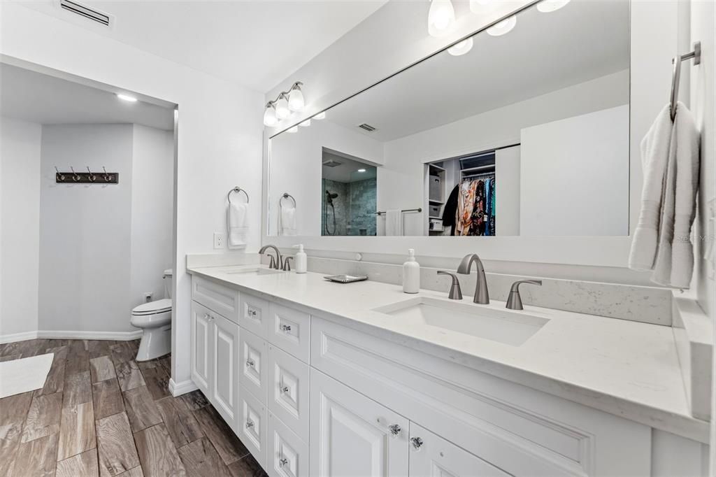 For Sale: $575,000 (3 beds, 2 baths, 1564 Square Feet)