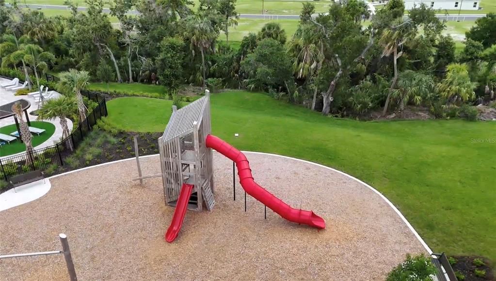 For Sale: $425,000 (4 beds, 2 baths, 2894 Square Feet)