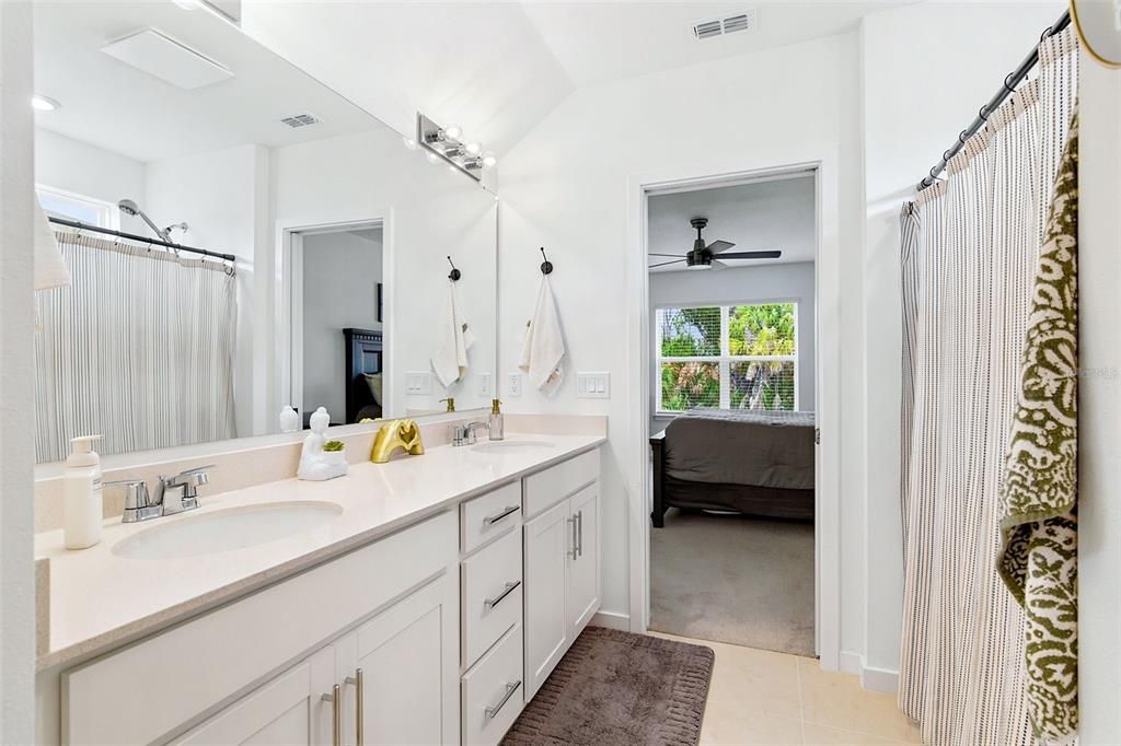 For Sale: $425,000 (4 beds, 2 baths, 2894 Square Feet)