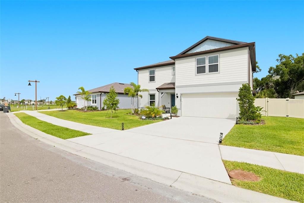 For Sale: $425,000 (4 beds, 2 baths, 2894 Square Feet)