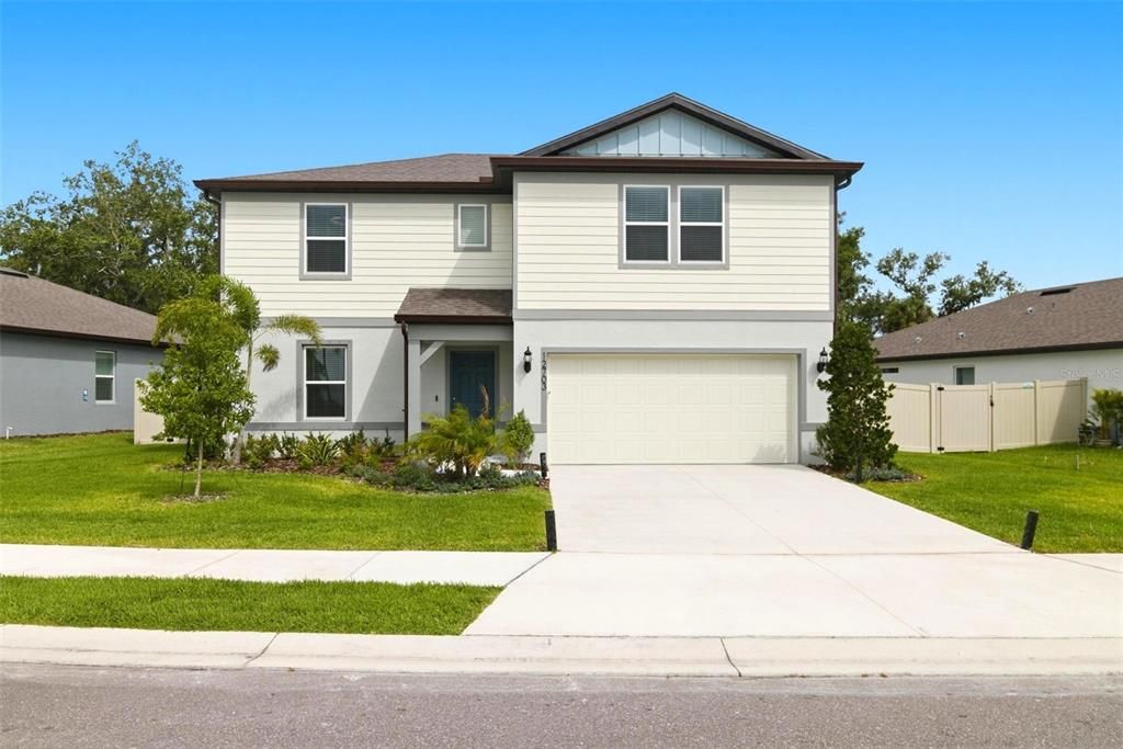 For Sale: $425,000 (4 beds, 2 baths, 2894 Square Feet)