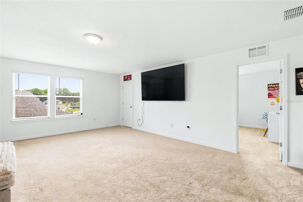 For Sale: $425,000 (4 beds, 2 baths, 2894 Square Feet)