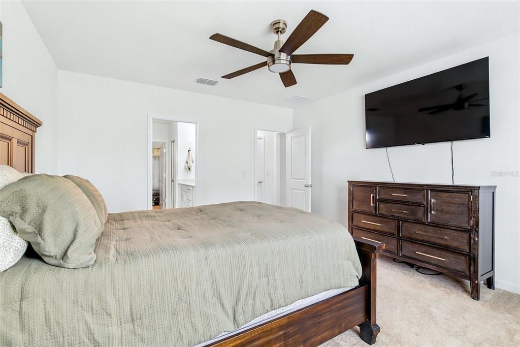 For Sale: $425,000 (4 beds, 2 baths, 2894 Square Feet)