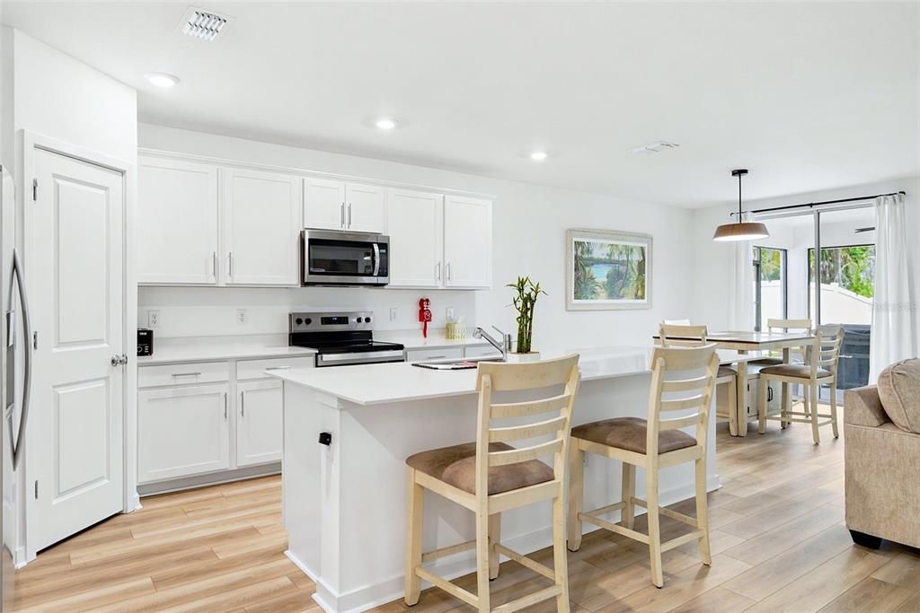For Sale: $425,000 (4 beds, 2 baths, 2894 Square Feet)