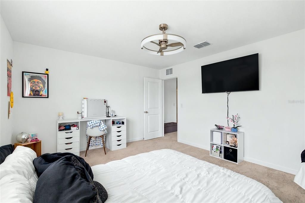 For Sale: $425,000 (4 beds, 2 baths, 2894 Square Feet)