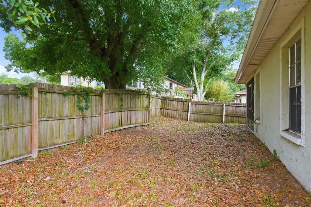 For Rent: $2,350 (3 beds, 2 baths, 1060 Square Feet)