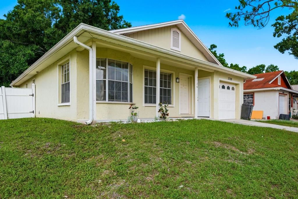For Rent: $2,350 (3 beds, 2 baths, 1060 Square Feet)